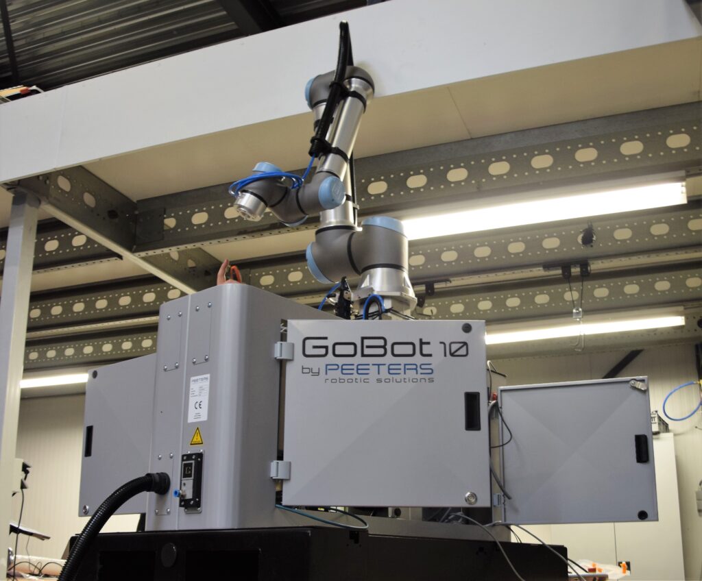 GoBot 10 by Peeters
